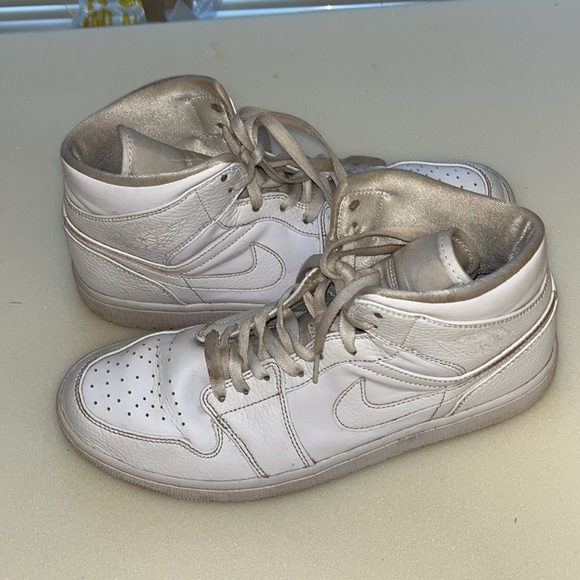 Jordan 1s - Picture 4 of 6